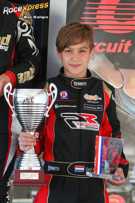 Dani van Dijk grote beker beste Rookie